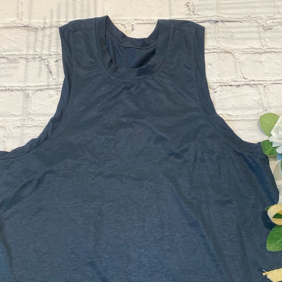 Vuori Mod Tank in black - Picture 3 of 13